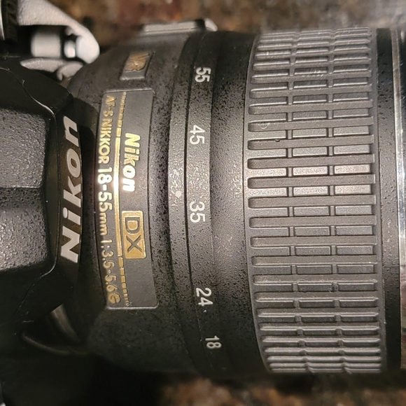 NIKON D70S NIKKOR 15-55mm DSLR Camera - Picture 6 of 7